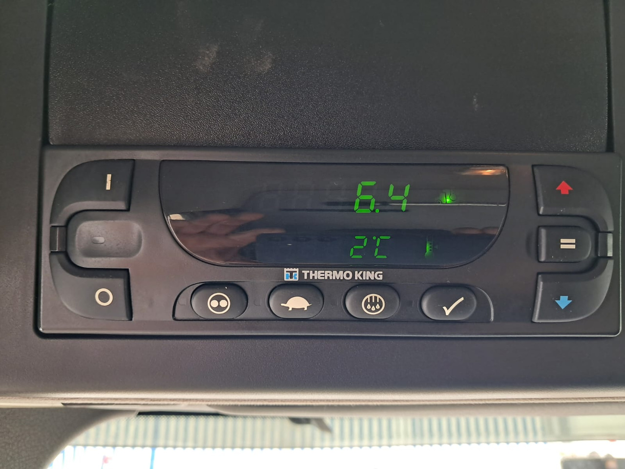 MERCEDES-BENZ Antos 1833 Kühlkoffer LBW | Standheizung | Euro 6 on lease MERCEDES-BENZ Antos 1833 Kühlkoffer LBW | Standheizung | Euro 6: picture 26