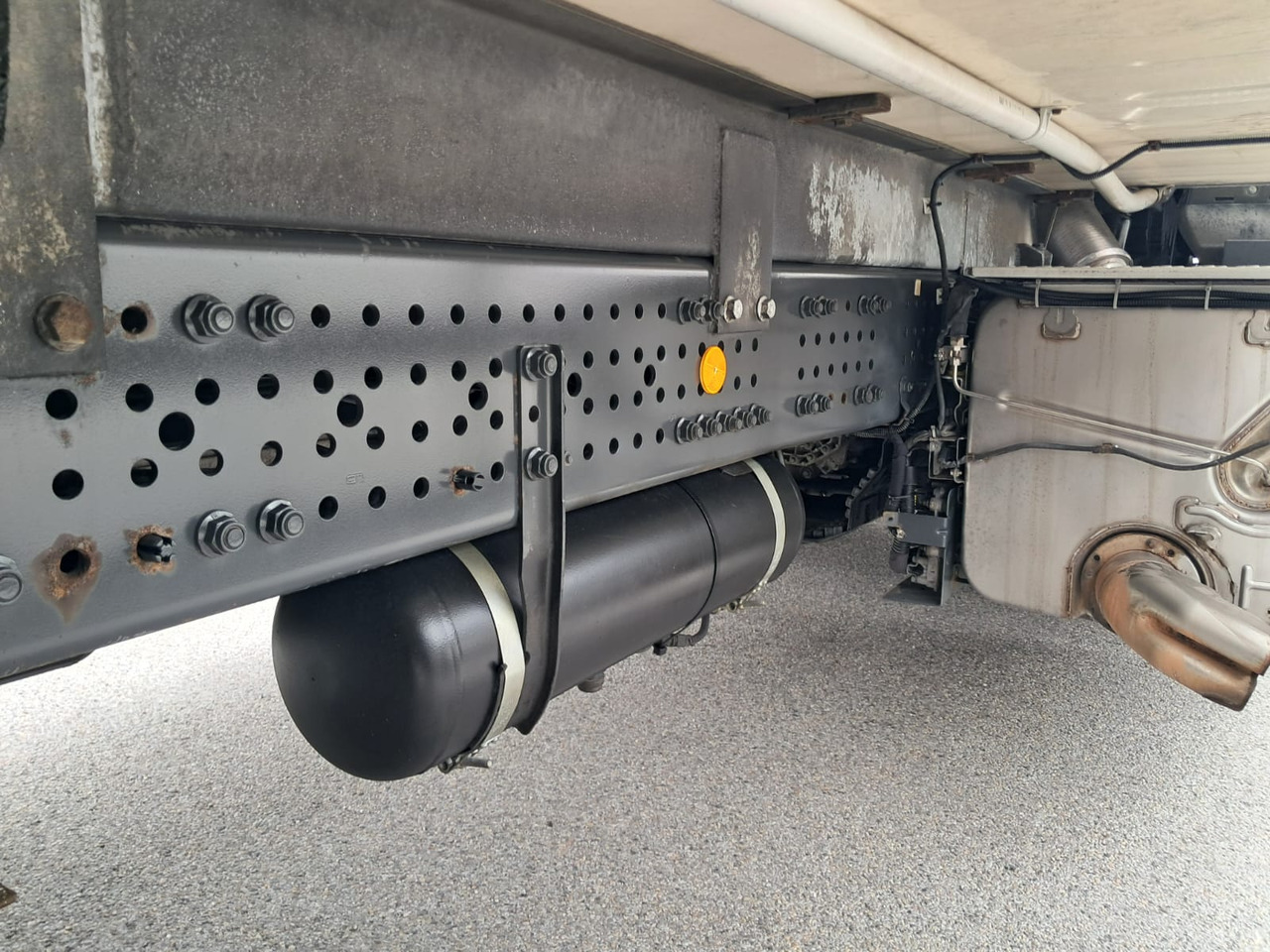 MERCEDES-BENZ Antos 1833 Kühlkoffer LBW | Standheizung | Euro 6 on lease MERCEDES-BENZ Antos 1833 Kühlkoffer LBW | Standheizung | Euro 6: picture 38