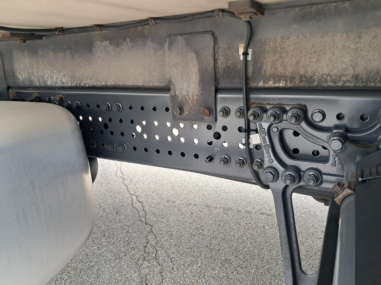 MERCEDES-BENZ Antos 1833 Kühlkoffer LBW | Standheizung | Euro 6 on lease MERCEDES-BENZ Antos 1833 Kühlkoffer LBW | Standheizung | Euro 6: picture 37