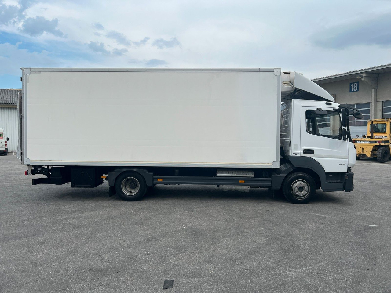 Mercedes-Benz Atego 8.21 Kühlkoffer LBW | Klima | Tempo | Dif - Refrigerator truck: picture 2 Mercedes-Benz Atego 8.21 Kühlkoffer LBW | Klima | Tempo | Dif - Refrigerator truck: picture 2
