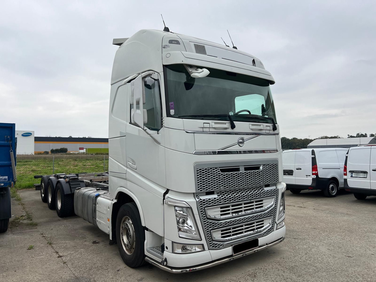VOLVO FH 540 8x4 Fahrgestell - Cab chassis truck: picture 2 VOLVO FH 540 8x4 Fahrgestell - Cab chassis truck: picture 2