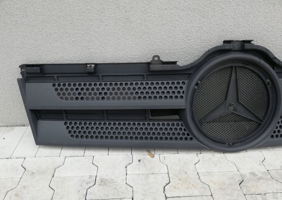 ATRAPA GRILL MERCEDES ACTROS MP4 ORYGINAŁ - Grill for Truck: picture 2 ATRAPA GRILL MERCEDES ACTROS MP4 ORYGINAŁ - Grill for Truck: picture 2