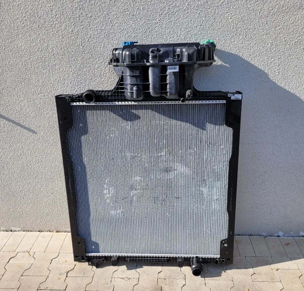 CHŁODNICA WODY MAN TG3 TGX 81.06100-6924 2022R. - Radiator for Truck: picture 1 CHŁODNICA WODY MAN TG3 TGX 81.06100-6924 2022R. - Radiator for Truck: picture 1