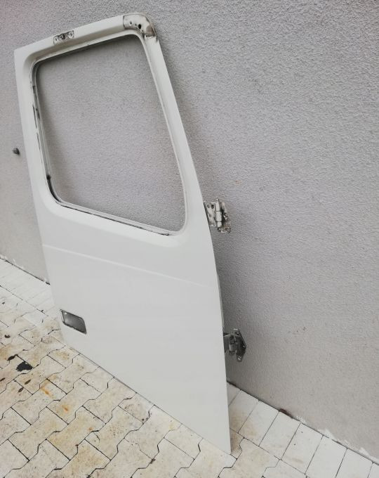 DRZWI VOLVO FH 13 FH13 RH ral 1103 - Door and parts for Truck: picture 2 DRZWI VOLVO FH 13 FH13 RH ral 1103 - Door and parts for Truck: picture 2