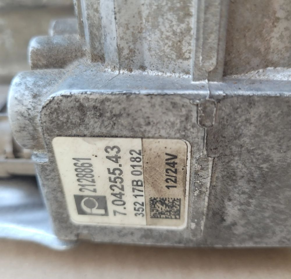 EGR DAF XF 106 OM 2128861 - EGR cooler for Truck: picture 3 EGR DAF XF 106 OM 2128861 - EGR cooler for Truck: picture 3