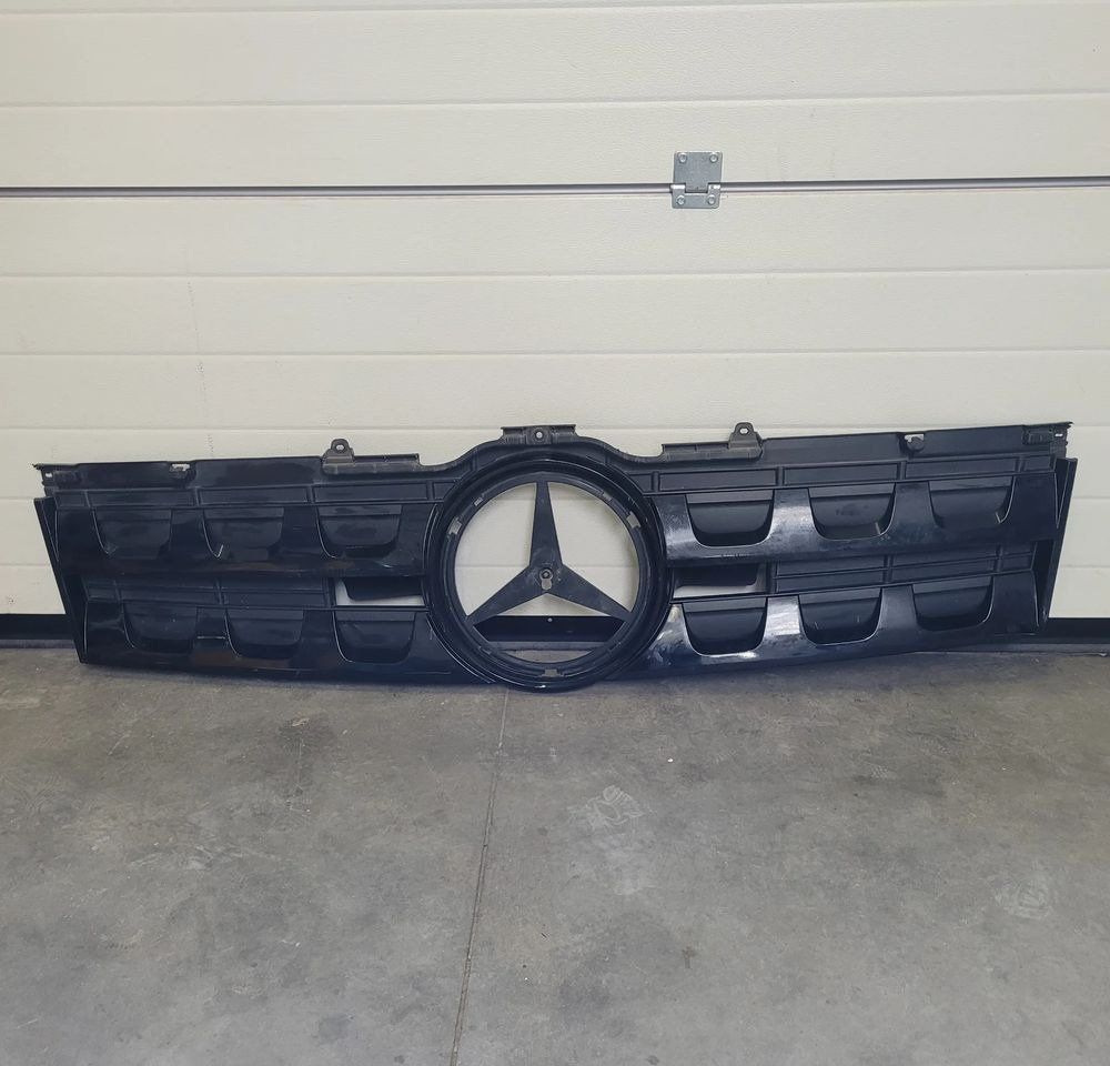 GRILL ATRAPA MERCEDES ACTROS AROX A9607510618 - Grill for Truck: picture 1 GRILL ATRAPA MERCEDES ACTROS AROX A9607510618 - Grill for Truck: picture 1