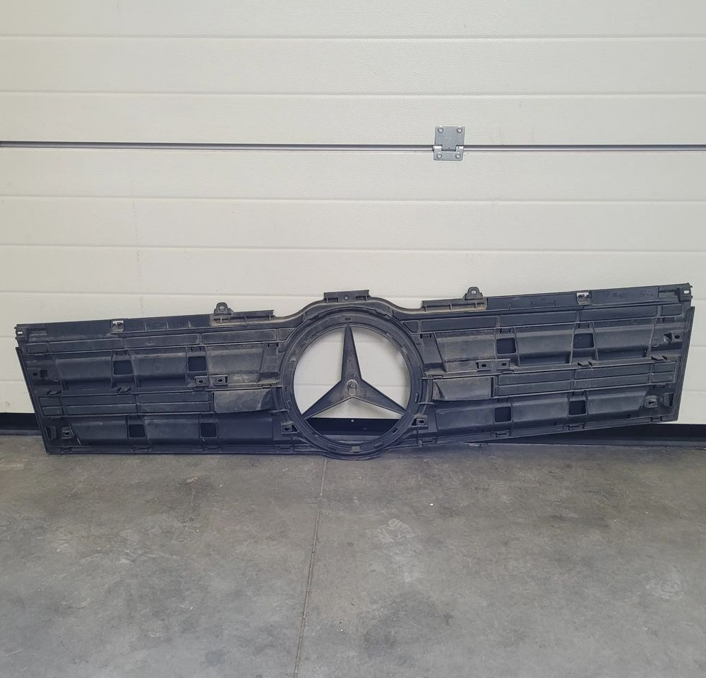 GRILL ATRAPA MERCEDES ACTROS AROX A9607510618 - Grill for Truck: picture 2 GRILL ATRAPA MERCEDES ACTROS AROX A9607510618 - Grill for Truck: picture 2