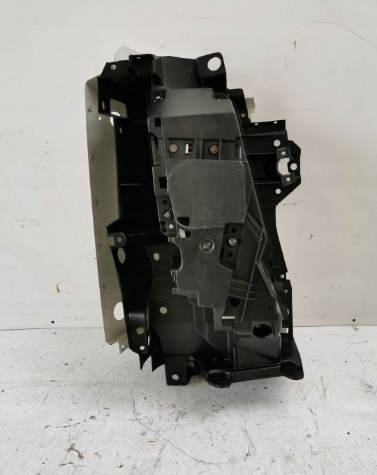 LAMPA GARNEK OKULAR VOLVO FH 13 - Headlight: picture 2 LAMPA GARNEK OKULAR VOLVO FH 13 - Headlight: picture 2