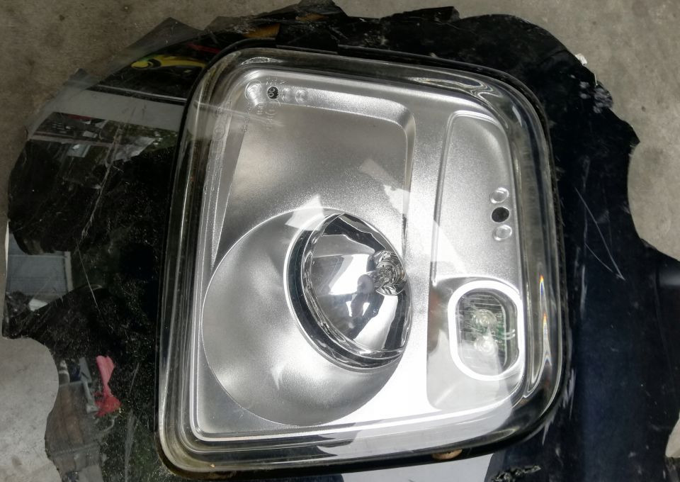LAMPA HALOGEN VOLVO FH4 FH 4 FM RH ORYGINAŁ - Headlight: picture 1 LAMPA HALOGEN VOLVO FH4 FH 4 FM RH ORYGINAŁ - Headlight: picture 1