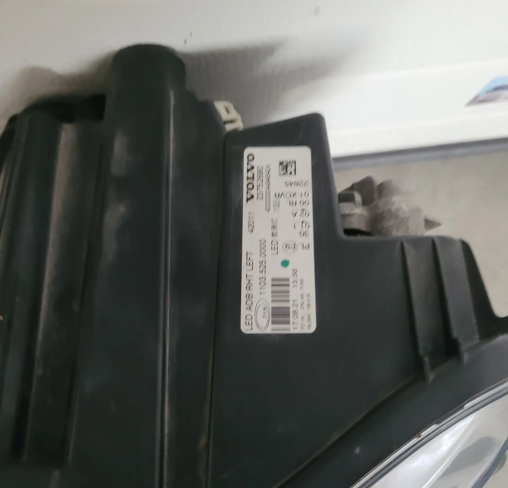 LAMPA LED LH. VOLVO FH5 23752680 ORYGINAŁ CHWALIM116 - Lights/ Lighting for Truck: picture 2 LAMPA LED LH. VOLVO FH5 23752680 ORYGINAŁ CHWALIM116 - Lights/ Lighting for Truck: picture 2