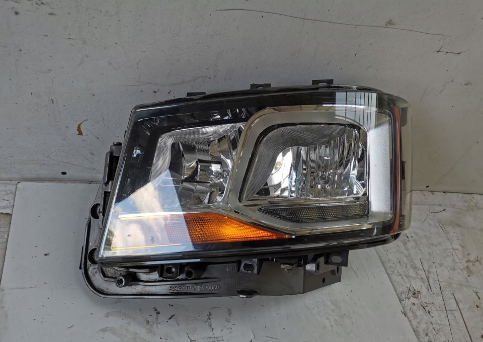 LAMPA MOCOWANIE H7 SCANIA S R NGT LH. ORYGINAŁ - Headlight for Truck: picture 1 LAMPA MOCOWANIE H7 SCANIA S R NGT LH. ORYGINAŁ - Headlight for Truck: picture 1