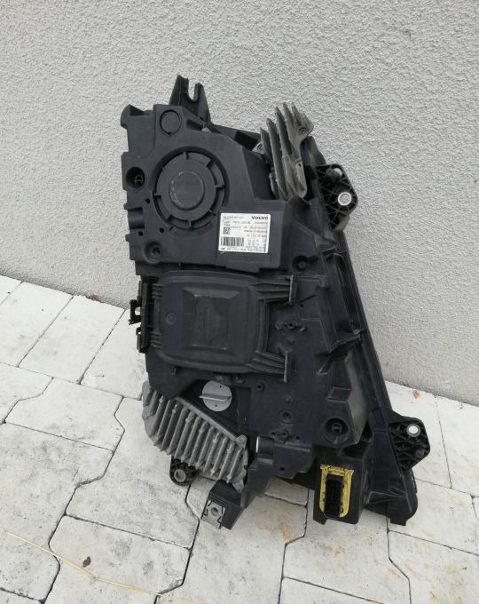 LAMPA VOLVO FH4 FH 4 FM LH ORYGINAŁ - Headlight: picture 3 LAMPA VOLVO FH4 FH 4 FM LH ORYGINAŁ - Headlight: picture 3