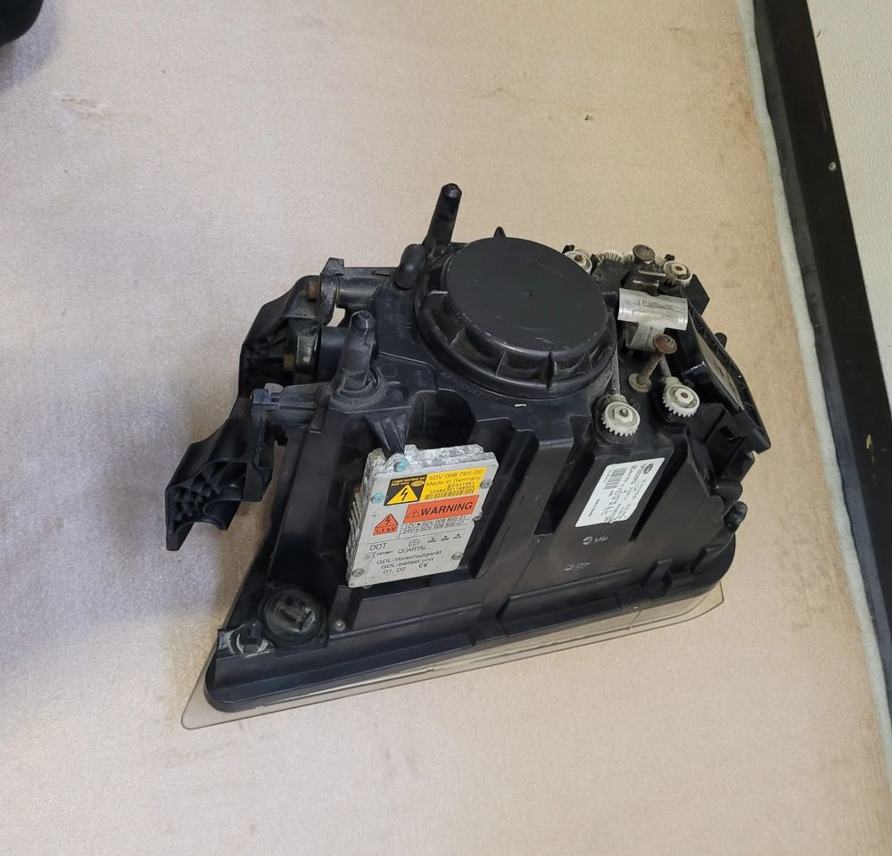 LAMPA XENON LH VOLVO FH 13 ORYGINAŁ - Lights/ Lighting for Truck: picture 4 LAMPA XENON LH VOLVO FH 13 ORYGINAŁ - Lights/ Lighting for Truck: picture 4