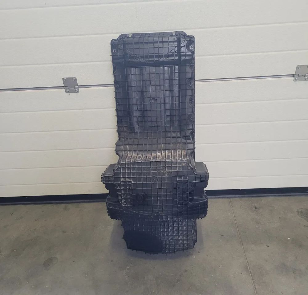 MISKA OLEJOWA MERCEDES ACTROS AXOR MP4 A470 010 43 13 - Engine for Truck: picture 1 MISKA OLEJOWA MERCEDES ACTROS AXOR MP4 A470 010 43 13 - Engine for Truck: picture 1