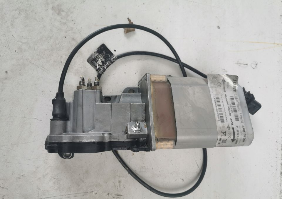 SMAROWANIE SIODŁA JOST MAN TGX TGS 81.49101-6078 - Fifth wheel coupling for Truck: picture 1 SMAROWANIE SIODŁA JOST MAN TGX TGS 81.49101-6078 - Fifth wheel coupling for Truck: picture 1