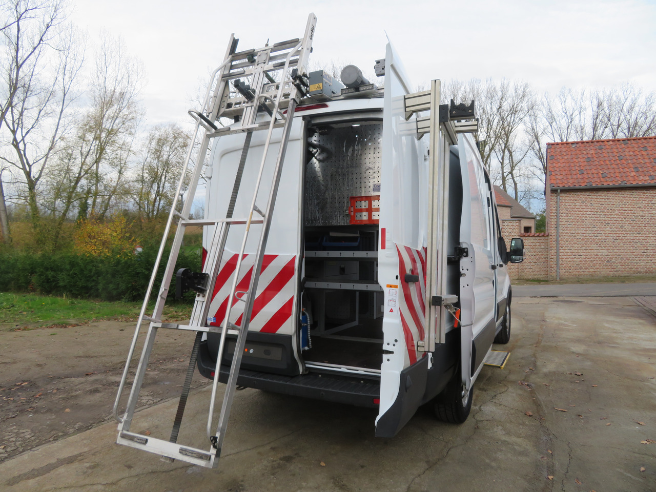 Ford Transit 2.0TDCi - L2H2 on lease Ford Transit 2.0TDCi - L2H2: picture 14