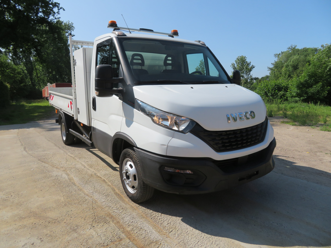 IVECO Daily 35C16 3.0 - Tipper van: picture 1 IVECO Daily 35C16 3.0 - Tipper van: picture 1