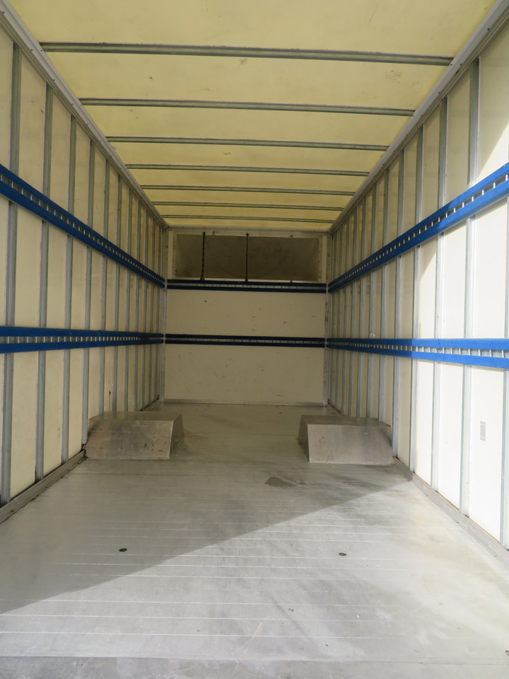 Box van Iveco Daily 35C14: picture 10