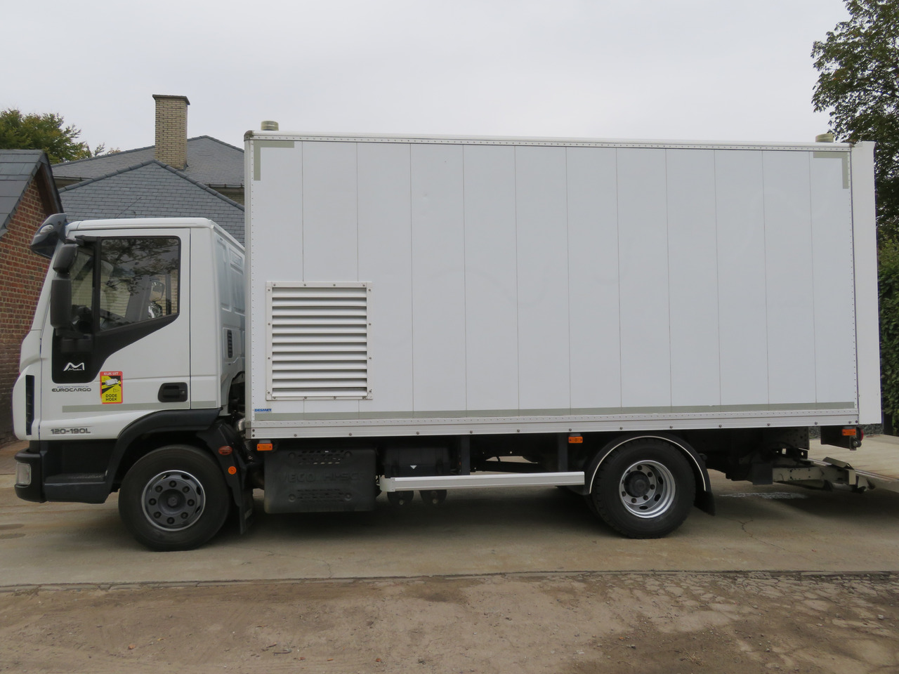 Iveco Eurocargo 120EL - Box truck: picture 4 Iveco Eurocargo 120EL - Box truck: picture 4