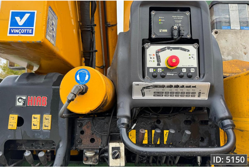 Crane truck DAF CF 85.410 SC, Euro 5, 8x2 / Hiab 422 EP5 + Radio / 5x extendable: picture 6