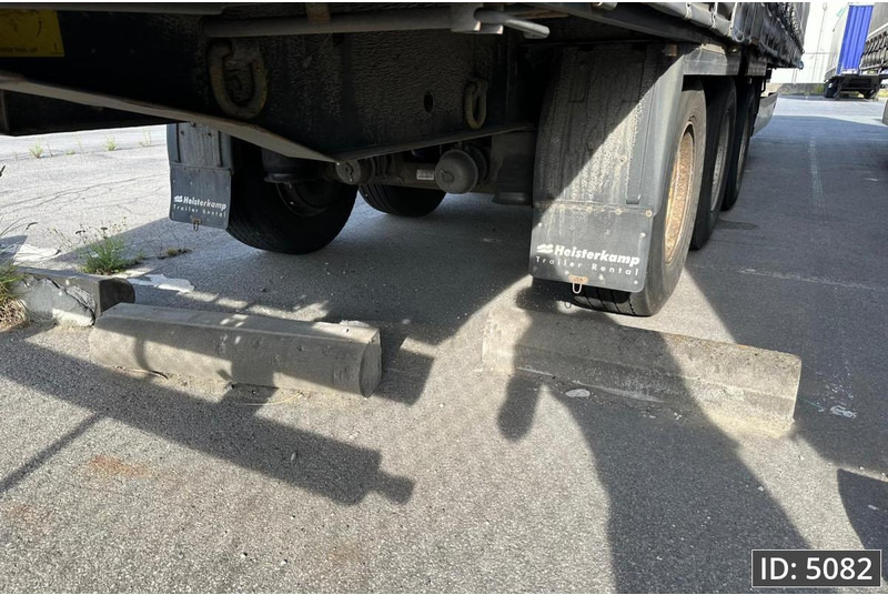 Krone SD / Drum brakes / Huckepack - Curtainsider semi-trailer: picture 5 Krone SD / Drum brakes / Huckepack - Curtainsider semi-trailer: picture 5