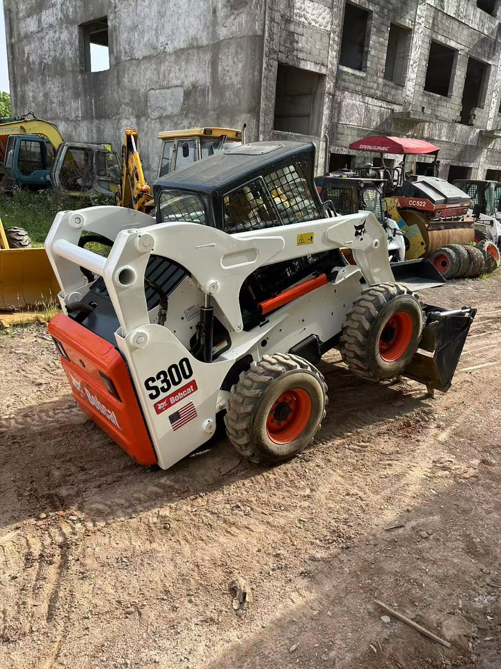 BOBCAT BOBCAT Skid Steer Loader S300 - Skid steer loader: picture 3 BOBCAT BOBCAT Skid Steer Loader S300 - Skid steer loader: picture 3