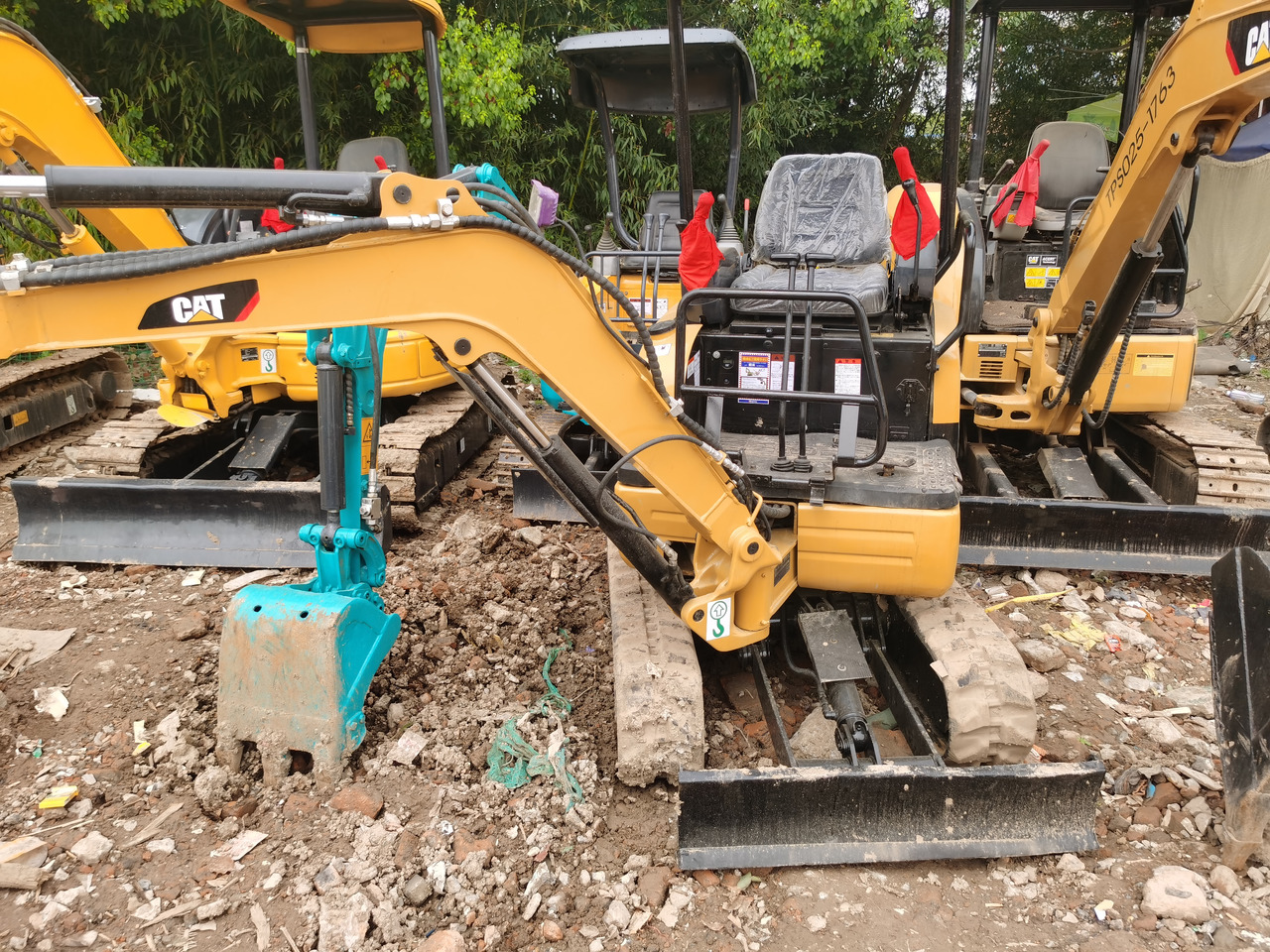 CATERPILLAR 301.5CR - Mini excavator: picture 3 CATERPILLAR 301.5CR - Mini excavator: picture 3