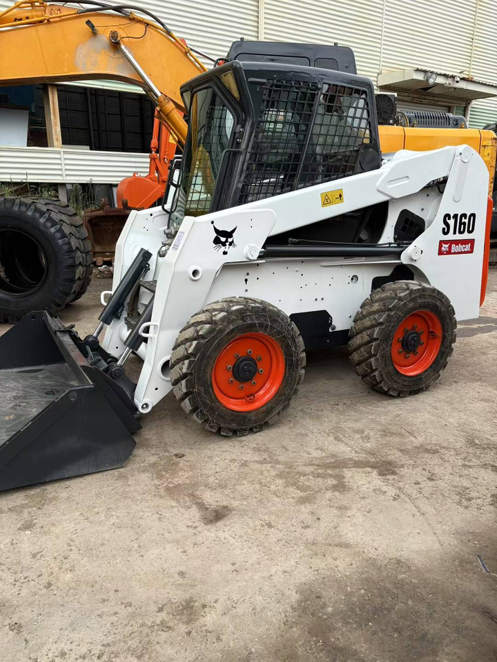 Construction machinery BOBCAT Skid Steer Loader S160: picture 7