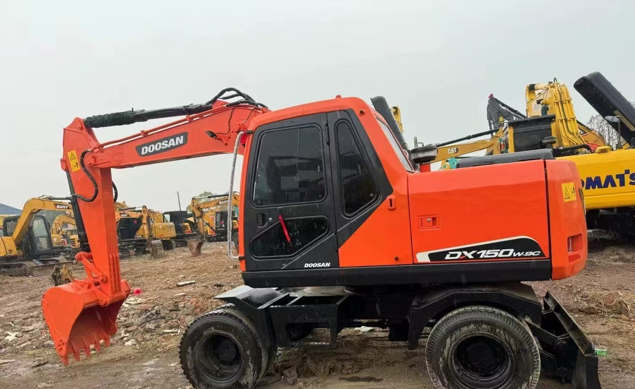 DOOSAN DX150W Wheel Excavator Good Condition - Wheel excavator: picture 2 DOOSAN DX150W Wheel Excavator Good Condition - Wheel excavator: picture 2