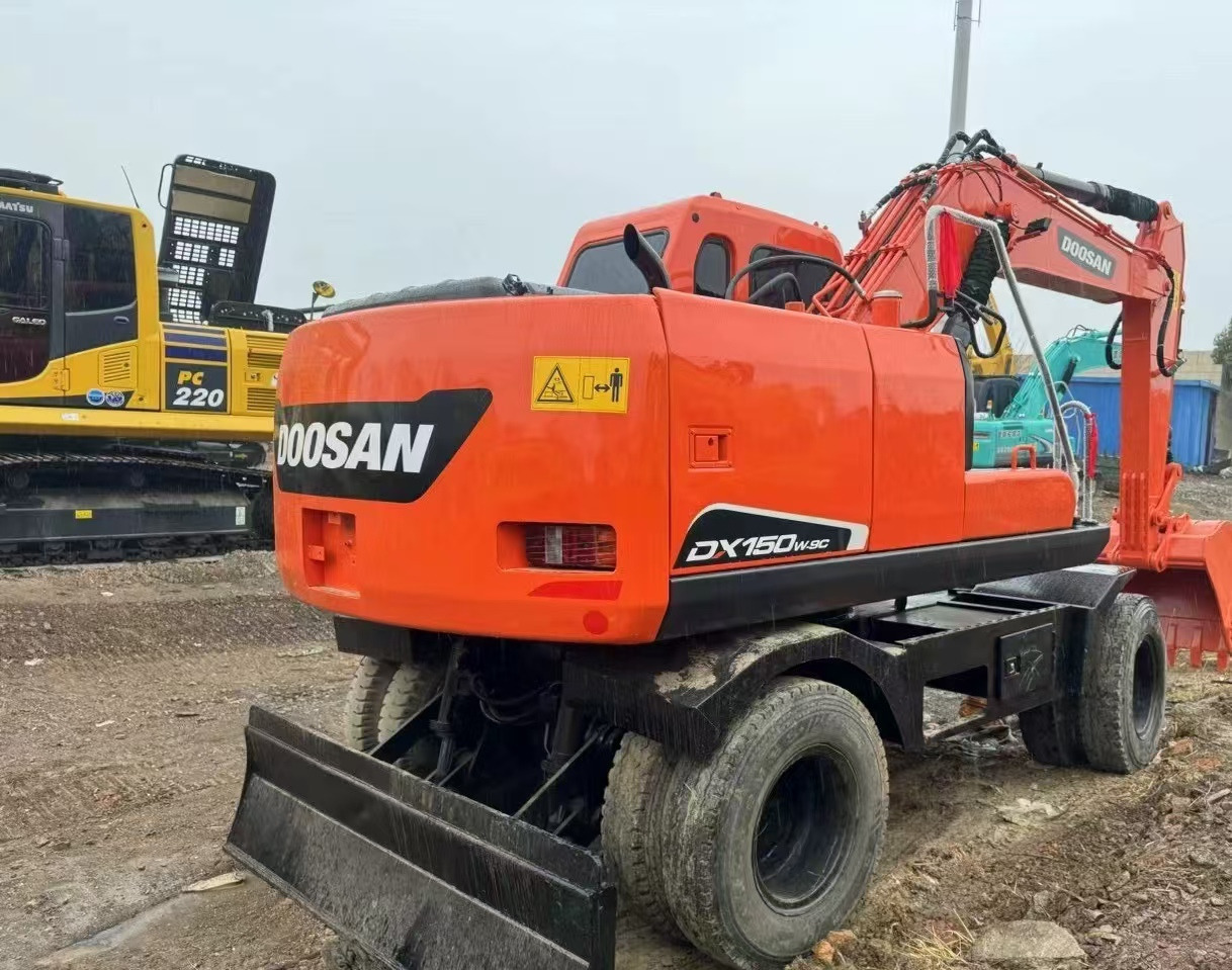 DOOSAN DX150W Wheel Excavator Good Condition - Wheel excavator: picture 1 DOOSAN DX150W Wheel Excavator Good Condition - Wheel excavator: picture 1