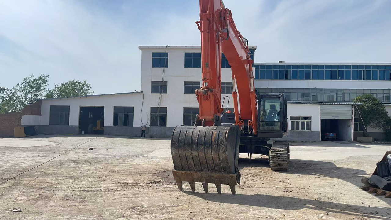 HITACHI ZX350-3G Excavator | Zero Final Drive Issues | New Undercarriage | Super Clean - Excavator: picture 3 HITACHI ZX350-3G Excavator | Zero Final Drive Issues | New Undercarriage | Super Clean - Excavator: picture 3