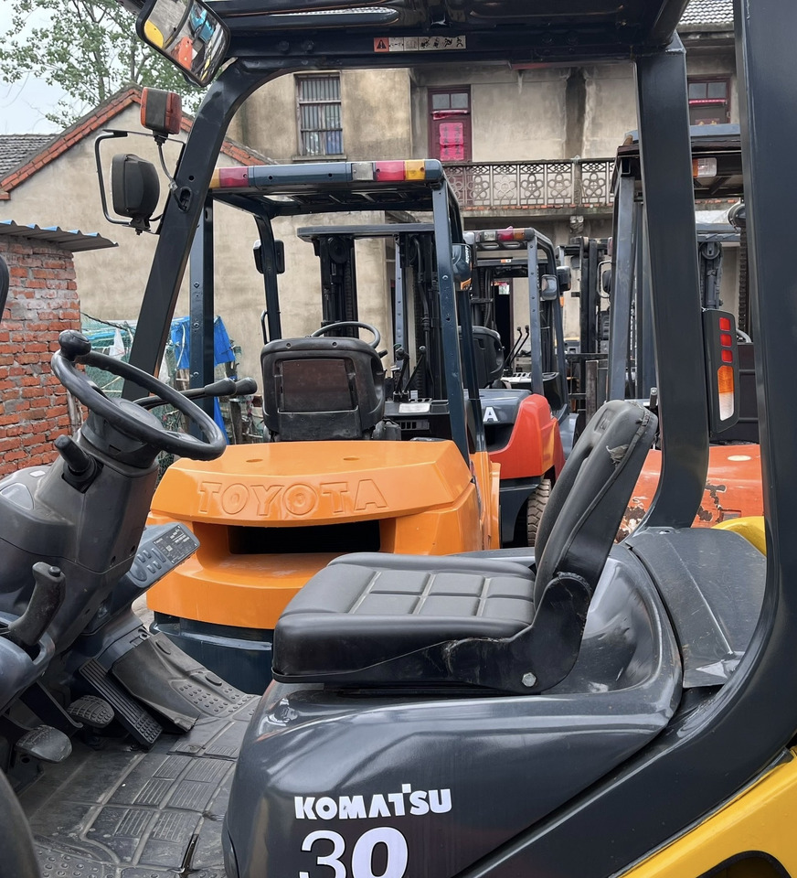 KOMATSU 30 CLICK HERE FOR DISCOUNT - Diesel forklift: picture 4 KOMATSU 30 CLICK HERE FOR DISCOUNT - Diesel forklift: picture 4