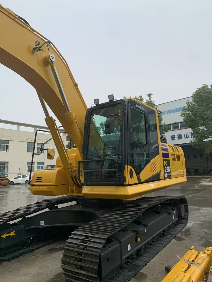 KOMATSU Crawler Excavator PC225 New - Crawler excavator: picture 1 KOMATSU Crawler Excavator PC225 New - Crawler excavator: picture 1