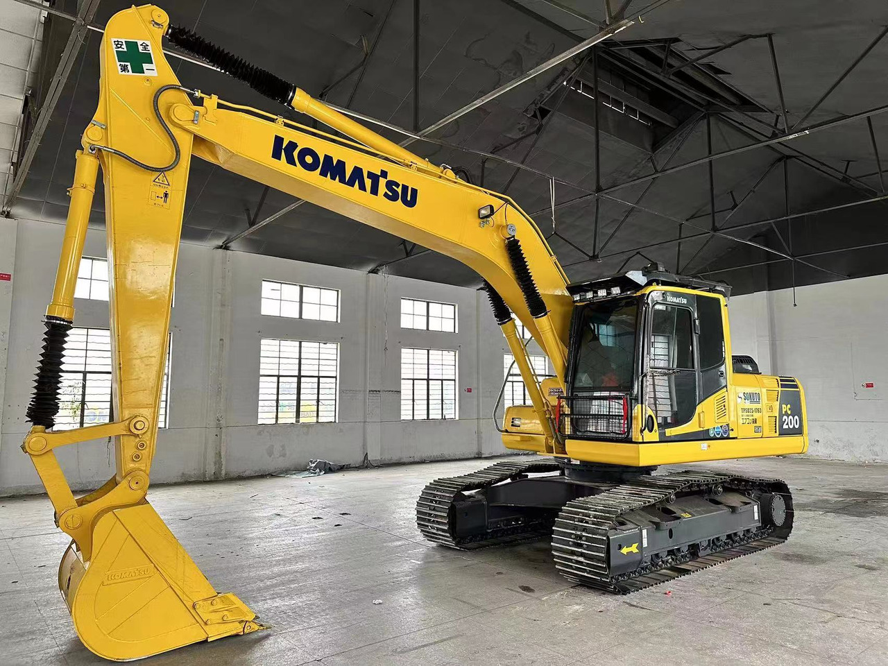 KOMATSU Excavator PC 200-8 Earn More Burn Less - Excavator: picture 4 KOMATSU Excavator PC 200-8 Earn More Burn Less - Excavator: picture 4