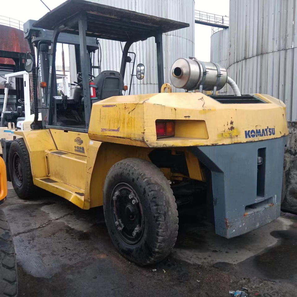 KOMATSU FD150 - Diesel forklift: picture 4 KOMATSU FD150 - Diesel forklift: picture 4