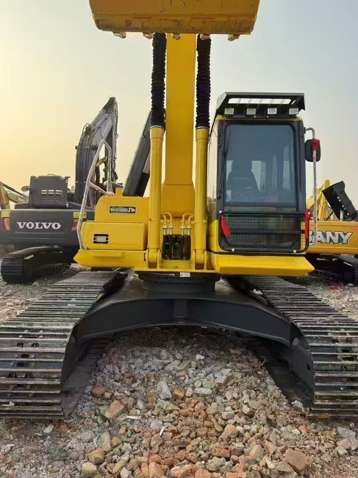 KOMATSU PC240 - Crawler excavator: picture 5 KOMATSU PC240 - Crawler excavator: picture 5