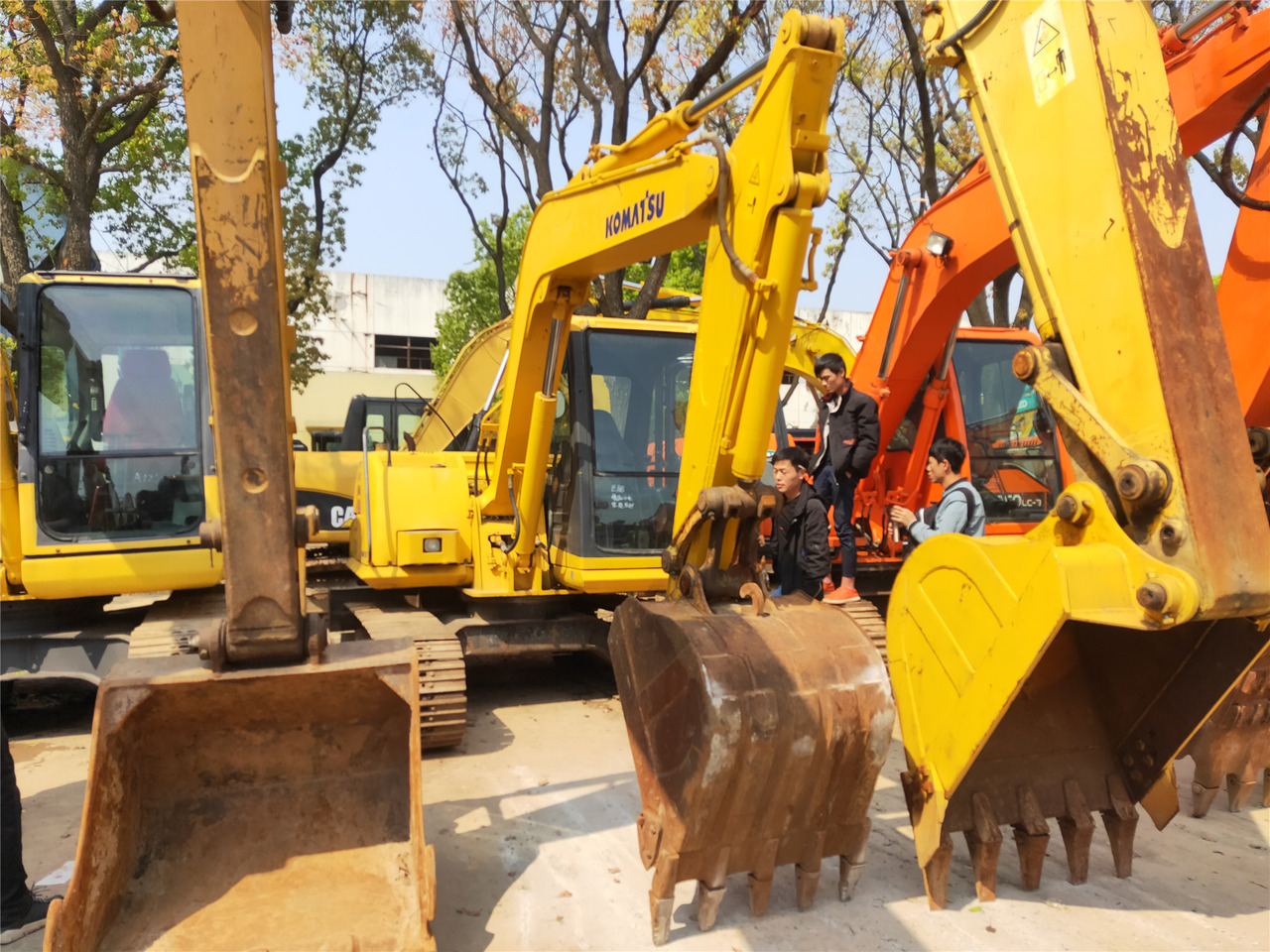 KOMATSU PC60 Mini Excavator - Mini excavator: picture 1 KOMATSU PC60 Mini Excavator - Mini excavator: picture 1