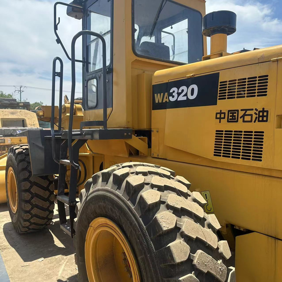 KOMATSU WA320 Wheel Loader Click for Discount - Wheel loader: picture 2 KOMATSU WA320 Wheel Loader Click for Discount - Wheel loader: picture 2