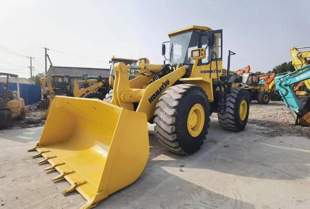 KOMATSU WA470 Wheel Loader Click for Discount - Wheel loader: picture 3 KOMATSU WA470 Wheel Loader Click for Discount - Wheel loader: picture 3