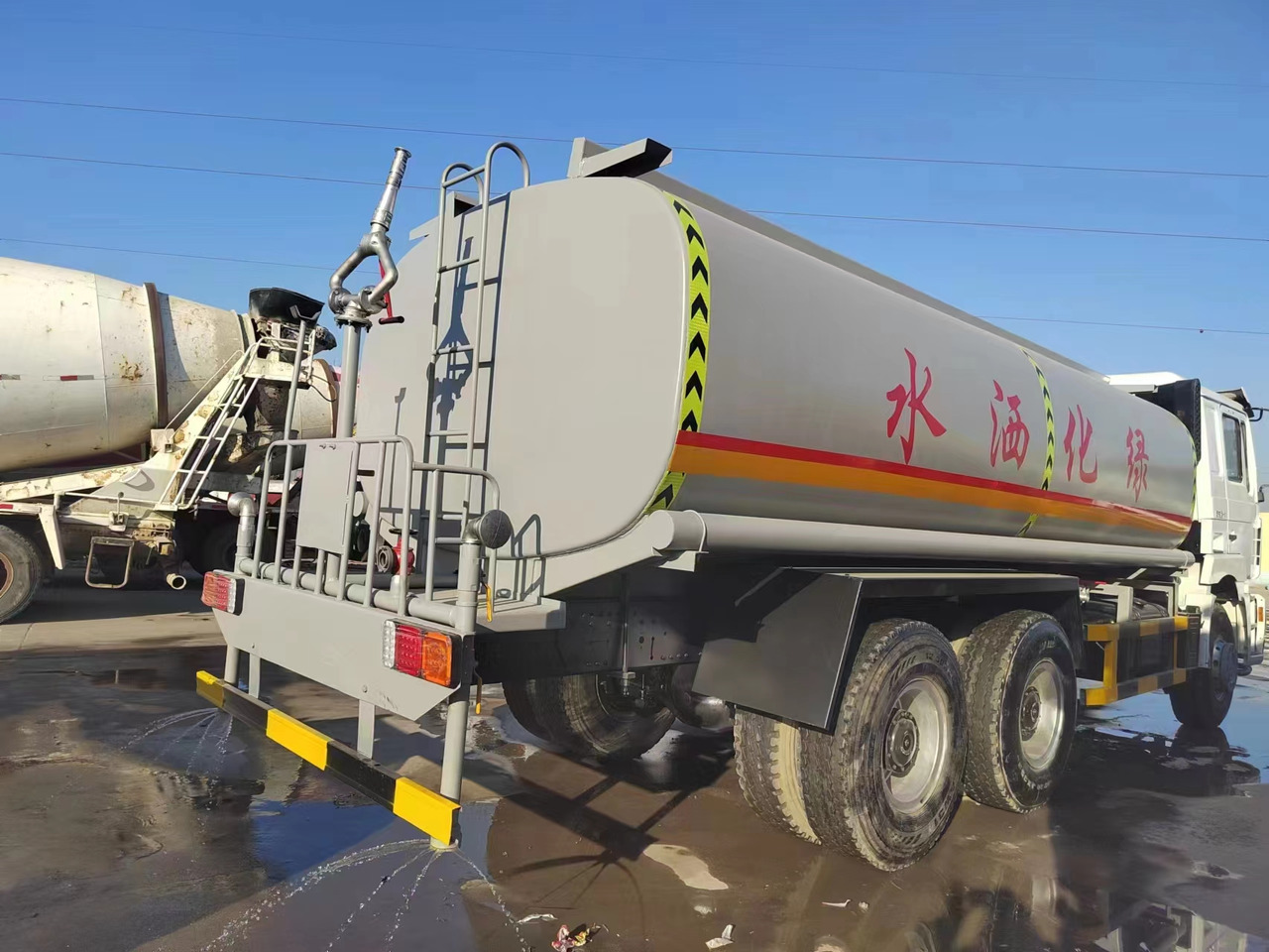 SHACMAN F3000 Water Tanker Click Here For DISCOUNT - Tank truck: picture 4 SHACMAN F3000 Water Tanker Click Here For DISCOUNT - Tank truck: picture 4