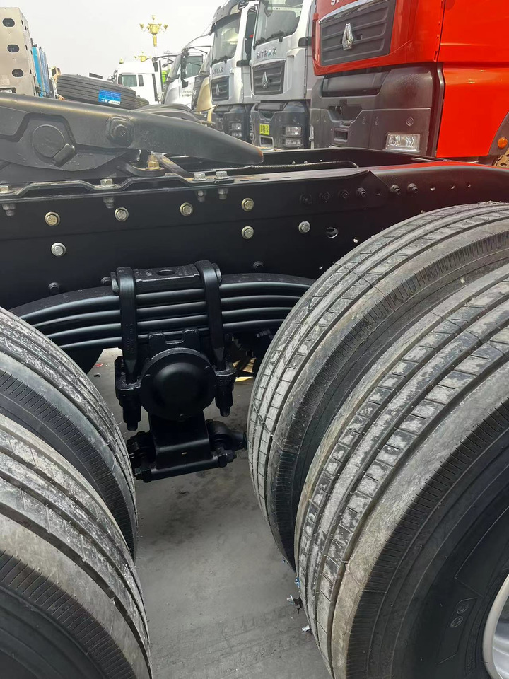 FOTON Auman Tractor Unit 6✖4 Automatic Good condition - Tractor unit: picture 4 FOTON Auman Tractor Unit 6✖4 Automatic Good condition - Tractor unit: picture 4