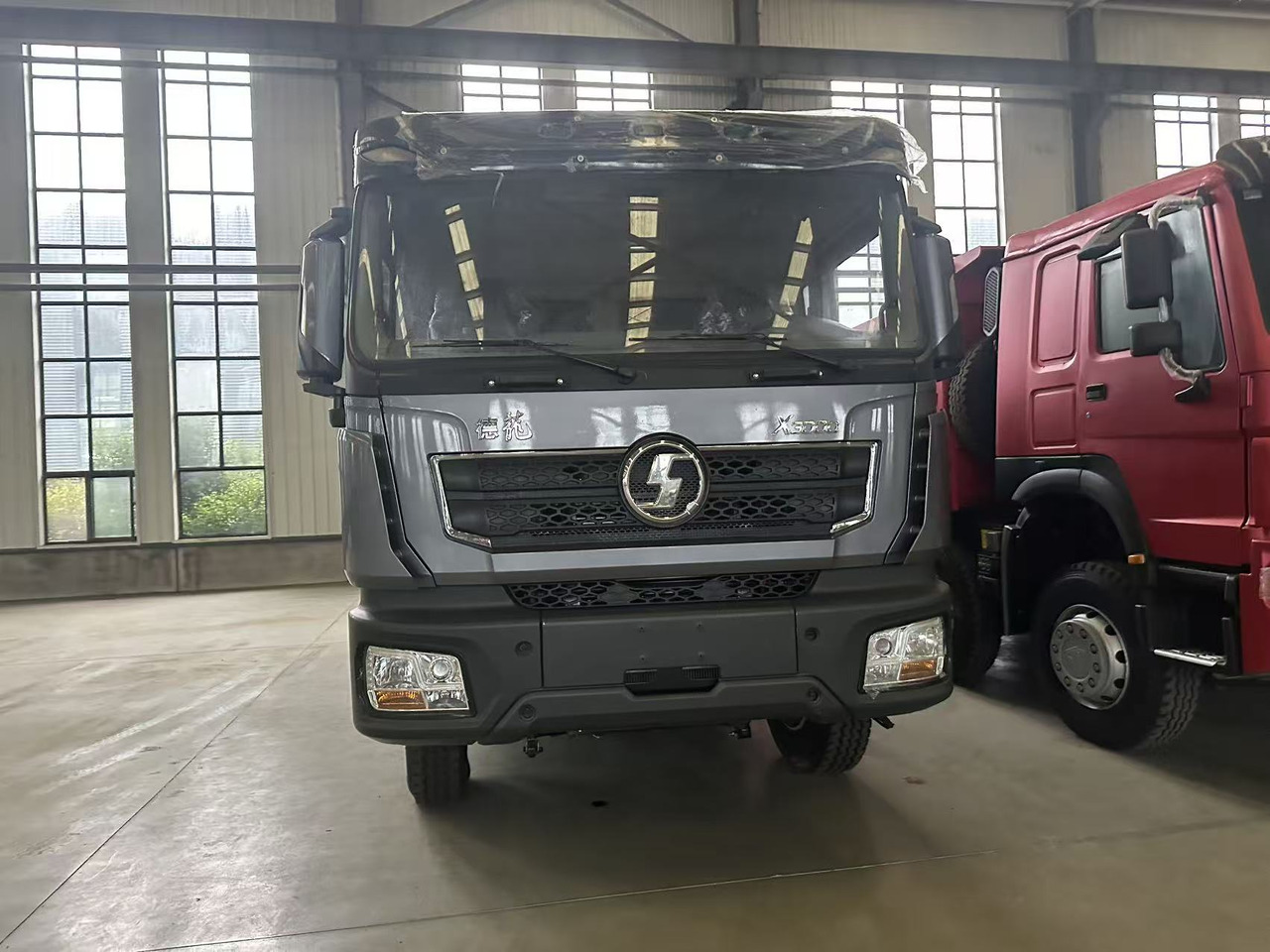 SHACMAN X3000 Dump Truck 6✖4 - Tractor unit: picture 1 SHACMAN X3000 Dump Truck 6✖4 - Tractor unit: picture 1