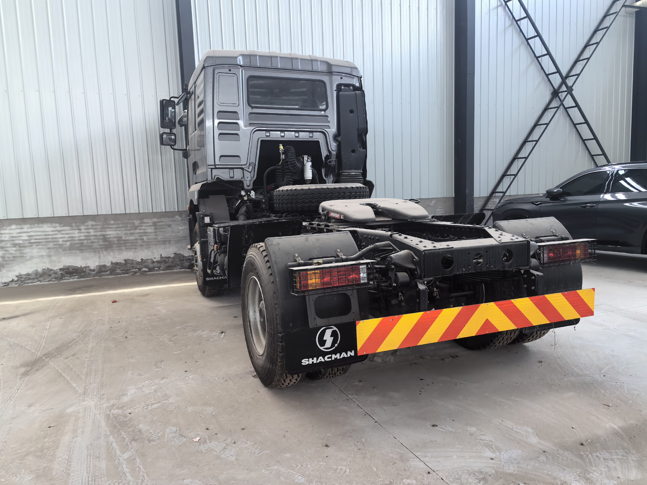 Shacman 340HP H3000 6x4 Tractor Click for Discount - Tractor unit: picture 2 Shacman 340HP H3000 6x4 Tractor Click for Discount - Tractor unit: picture 2