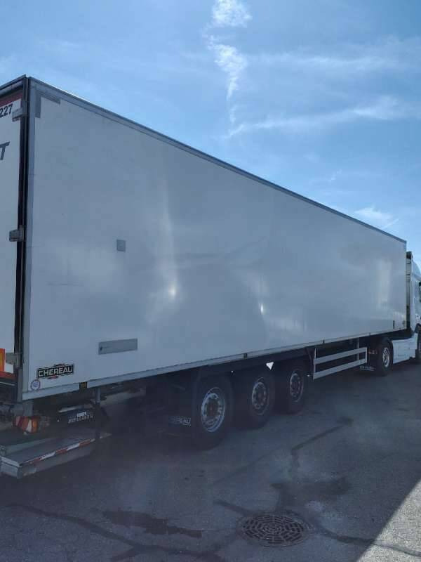 Semi-remorque 3 Essieux FRIGO 38 TONNES HAYON CAISSE CHEREAU GROUPE CARRIER VECTOR 1950 MT - Refrigerator semi-trailer: picture 4 Semi-remorque 3 Essieux FRIGO 38 TONNES HAYON CAISSE CHEREAU GROUPE CARRIER VECTOR 1950 MT - Refrigerator semi-trailer: picture 4