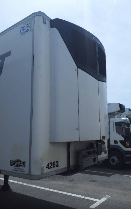 Semi-remorque 3 Essieux FRIGO 38 TONNES HAYON CAISSE CHEREAU GROUPE CARRIER VECTOR HE 19 MT - Refrigerator semi-trailer: picture 2 Semi-remorque 3 Essieux FRIGO 38 TONNES HAYON CAISSE CHEREAU GROUPE CARRIER VECTOR HE 19 MT - Refrigerator semi-trailer: picture 2