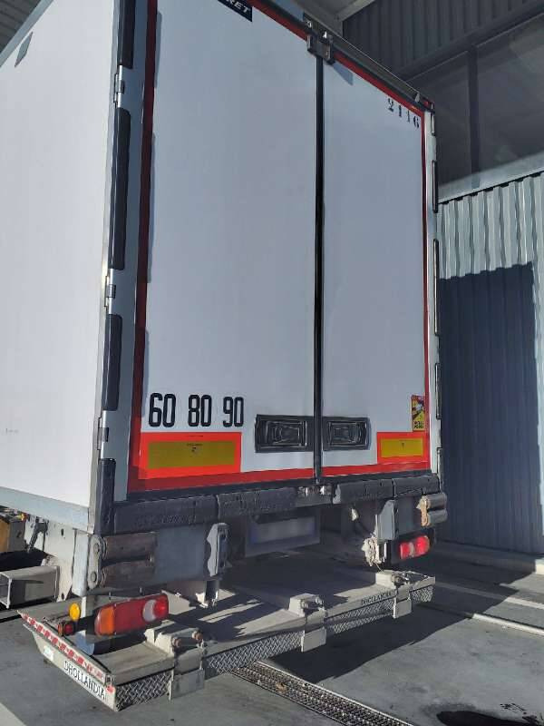 Semi-remorque 3 Essieux FRIGO 38 TONNES HAYON CAISSE LAMBERET GROUPE CARRIER VECTOR 1950 MT - Refrigerator semi-trailer: picture 4 Semi-remorque 3 Essieux FRIGO 38 TONNES HAYON CAISSE LAMBERET GROUPE CARRIER VECTOR 1950 MT - Refrigerator semi-trailer: picture 4