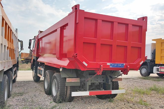 SINOTRUK Howo 371 10 Wheeler Used Dump Trucks for Sale in Congo - Tipper: picture 3 SINOTRUK Howo 371 10 Wheeler Used Dump Trucks for Sale in Congo - Tipper: picture 3