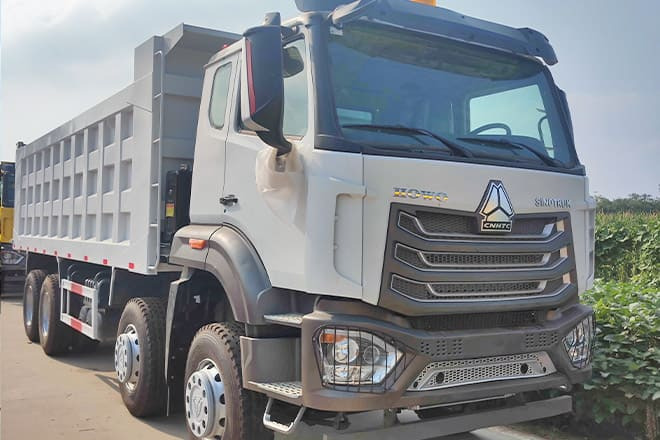 SINOTRUK Sinotruk Howo 8x4 Dump Truck for Sale in Guinea - Tipper: picture 1 SINOTRUK Sinotruk Howo 8x4 Dump Truck for Sale in Guinea - Tipper: picture 1