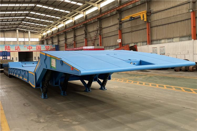 TITAN 4 Axle Folding Gooseneck Trailer for Sale In Zambia - Low loader semi-trailer: picture 3 TITAN 4 Axle Folding Gooseneck Trailer for Sale In Zambia - Low loader semi-trailer: picture 3