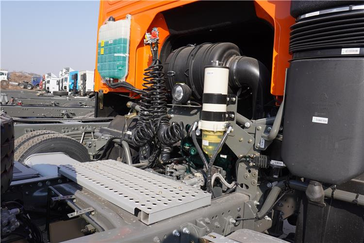 SINOTRUK Howo 371hp 6x4 10 Tires Truck Head for Sale In Jamaica - Tractor unit: picture 4 SINOTRUK Howo 371hp 6x4 10 Tires Truck Head for Sale In Jamaica - Tractor unit: picture 4